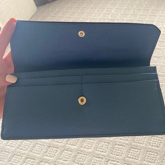 Micheal Kors Jet Set Large Trifold Wallet - Picture 2 of 2